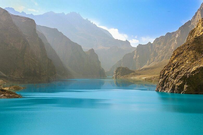 Top 10 Hồ Nước Đẹp Nhất Thế Giới