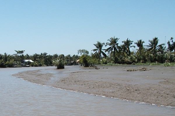 Cát bùn trong nước sông từ đâu ra. Bách Khoa Tri Thức