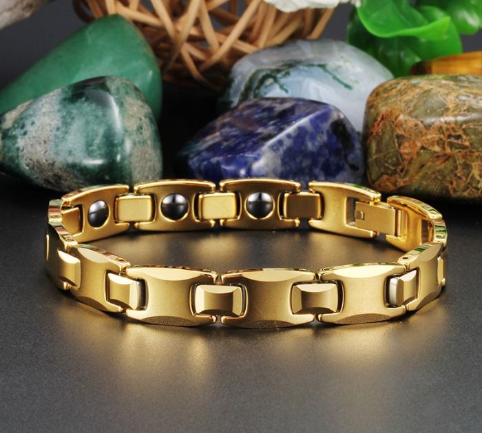Có phải các vòng đeo tay bằng đồng hay vòng từ tính có tác dụng chống lại các rối loạn. Bách Khoa Tri Thức