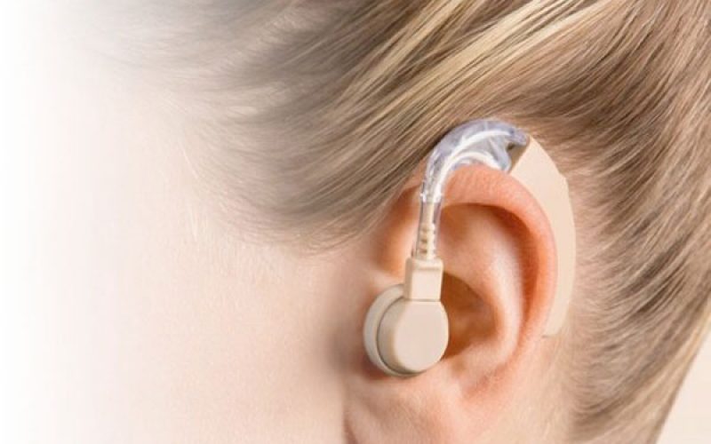 Dùng máy nghe mang theo người sẽ bị điếc tai. Bách Khoa Tri Thức