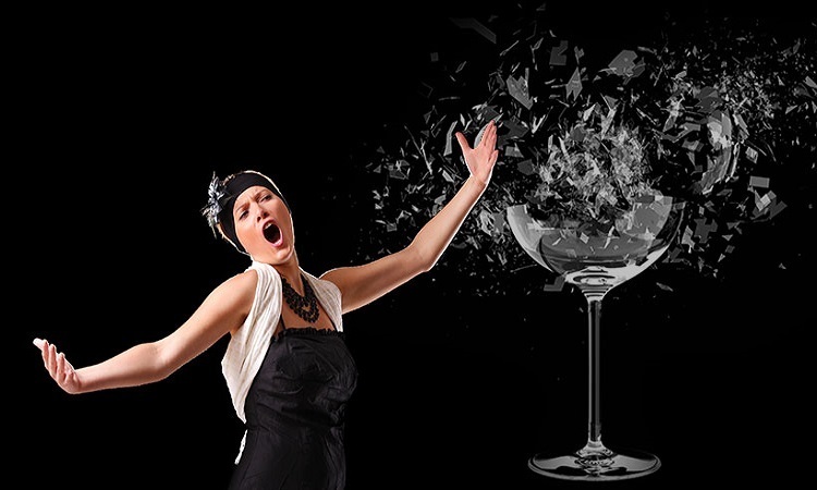Ở Các ca sĩ opera có thể làm vỡ những ly rượu bằng cách hét lên không . Bách Khoa Tri Thức