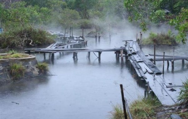 Tại sao mùa đông nước suối tỏa “khói trắng”. Bách Khoa Tri Thức