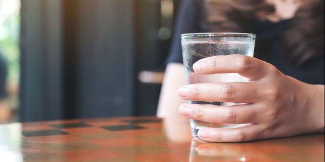 Tại sao ta khát nước. Bách Khoa Tri Thức