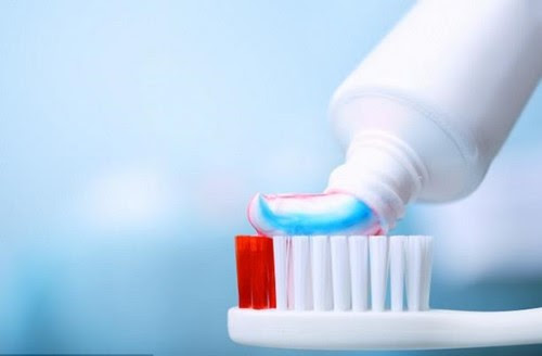 Vì sao không nên tùy ý sử dụng dược phẩm kem đánh răng. Bách Khoa Tri Thức