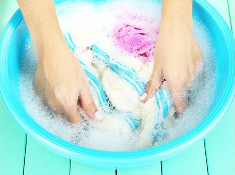 Xà phòng có ít bọt có thể giặt sạch quần áo không?. Bách Khoa Tri Thức