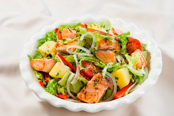 Salad cá hồi. 100 Món ngon cùng Vua đầu bếp Christine Hà - Công thức nấu ăn