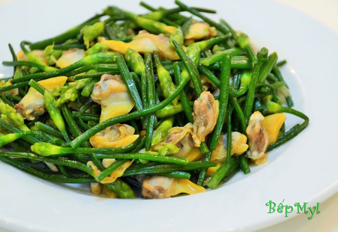 Bông hẹ xào sò lụa. Món ăn truyền thống Việt Nam - Công thức nấu ăn