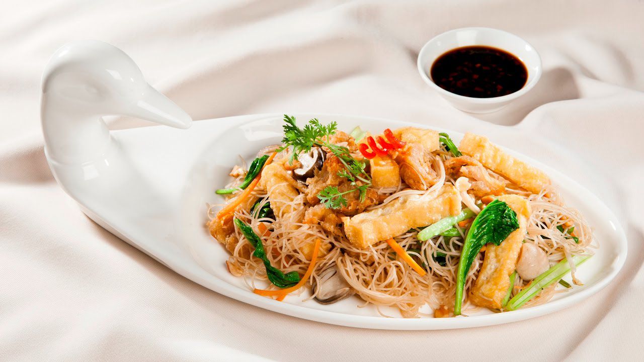 Bún khô xào giòn. Món ăn truyền thống Việt Nam - Công thức nấu ăn