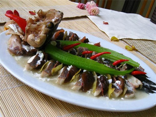 Cá mú chưng kỳ lân. Món ăn truyền thống Việt Nam - Công thức nấu ăn
