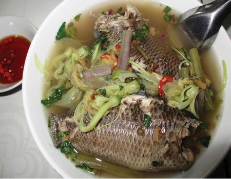 Canh chua bông so đũa cá rô đồng. Món ăn truyền thống Việt Nam - Công thức nấu ăn