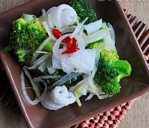 Mực trộn bông cải. Món ăn truyền thống Việt Nam - Công thức nấu ăn